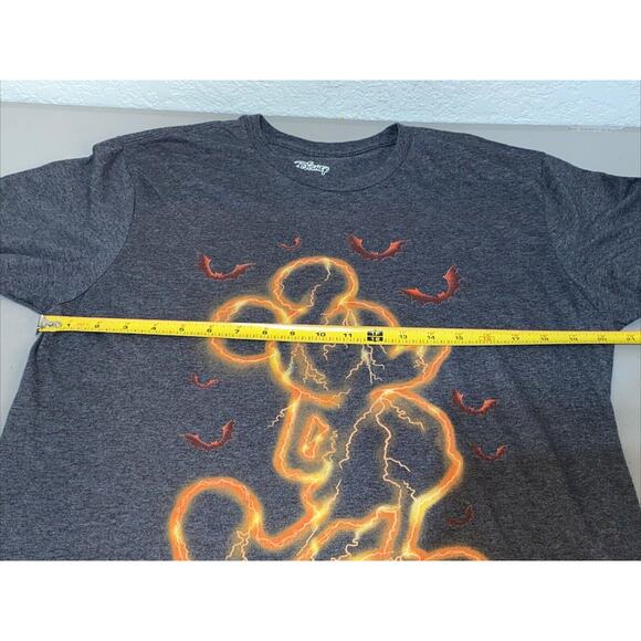 Disney Mickey Mouse Halloween T-Shirt Men’s Size Large Gray Graphic Print Bats - Picture 3 of 5